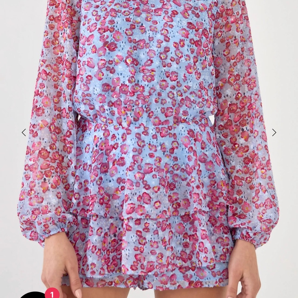 Endless Rose backless floral Long Sleeve Romper NWT - Picture 3 of 8